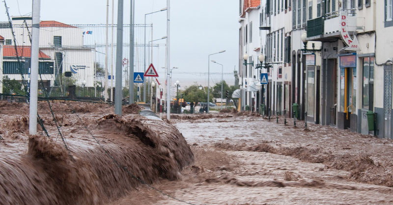 Portugal enfrenta ventos fortes e inundações - cada minuto conta, o equipamento certo salva
