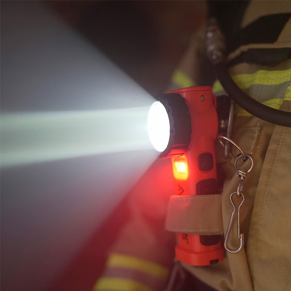 /fileuploads/produtos/bombeiros-e-protecao-civil/lanternasiluminacao/lanternas-de-angulo/LANGUARDXR0231_8.jpg
