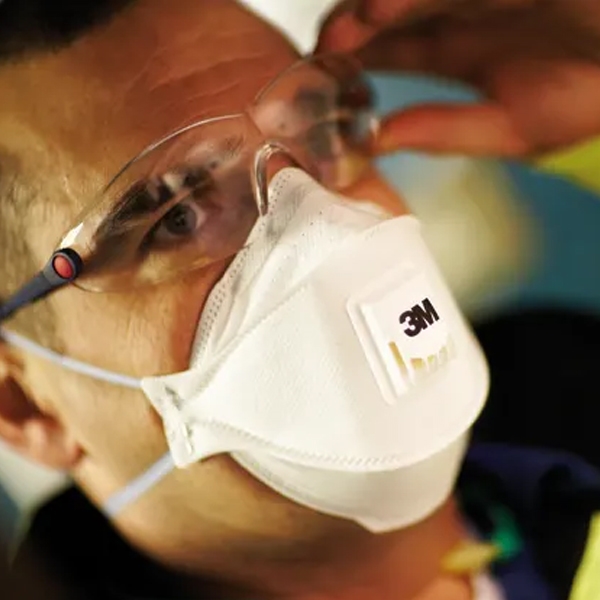 /fileuploads/produtos/epis/prot-respiratoria/mascaras-de-protecao-descartaveis/3M9330_2.jpg