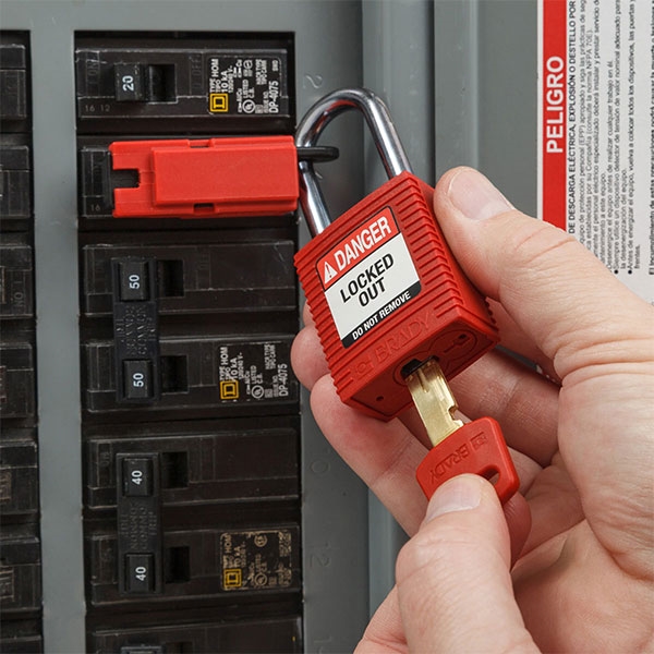 /fileuploads/produtos/sistemas-de-seguranca/lockout-tagout/cadeados/BRA150357_3.jpg